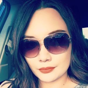 Meet your Posher, Tina